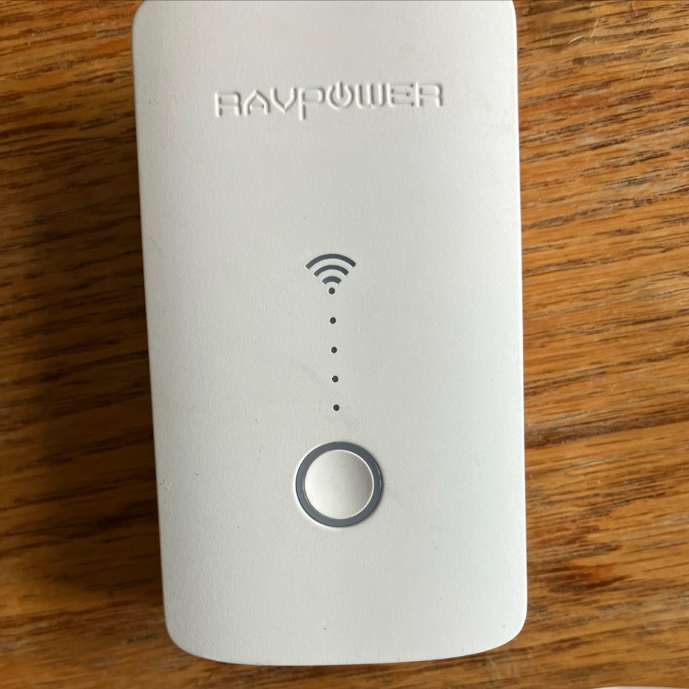 RAVPower FileHub, Travel Router AC750, Wireless SD Card
Reader - Picture 11 of 11